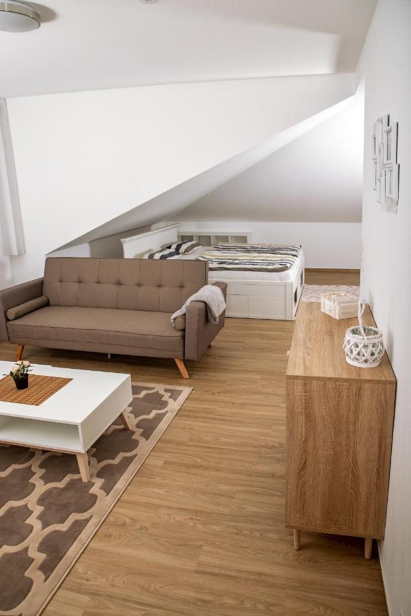 Appartement 5 In *